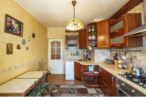 Продам трехкомнатную (3-комн.) квартиру, Космонавтов пр-кт, 14к15, Ростов-на-Дону г