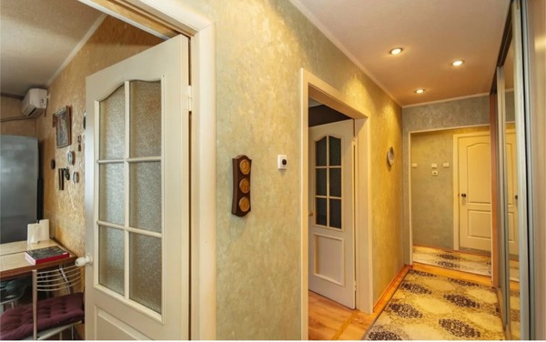 Продам трехкомнатную (3-комн.) квартиру, Космонавтов пр-кт, 14к15, Ростов-на-Дону г