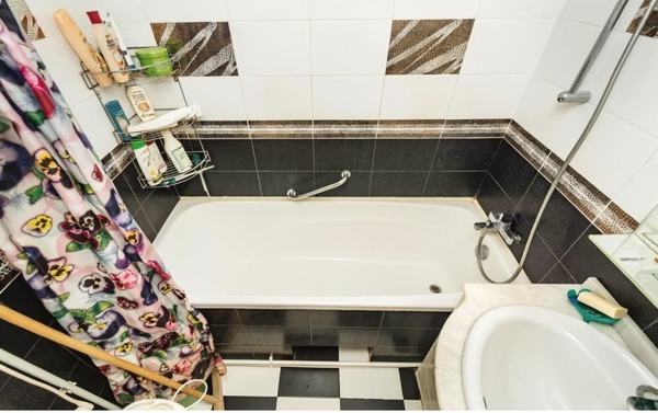 Продам трехкомнатную (3-комн.) квартиру, Космонавтов пр-кт, 14к15, Ростов-на-Дону г