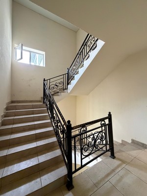 Продам трехкомнатную (3-комн.) квартиру, Шарданова ул, 48к5, Нальчик г