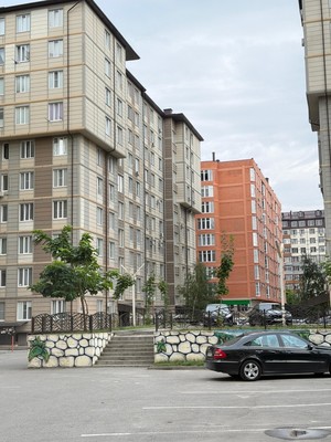 Продам трехкомнатную (3-комн.) квартиру, Шарданова ул, 48к5, Нальчик г