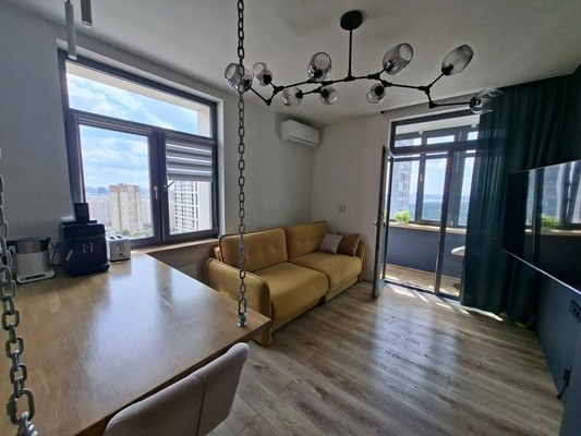 Продам трехкомнатную (3-комн.) квартиру, Сосновая ул, 1к1, Котельники г