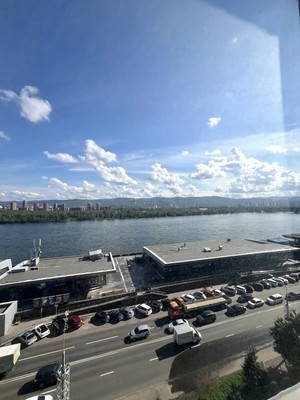 Продам трехкомнатную (3-комн.) квартиру, Дубровинского ул, 54, Красноярск г