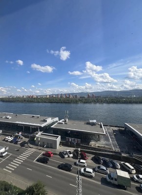 Продам трехкомнатную (3-комн.) квартиру, Дубровинского ул, 54, Красноярск г