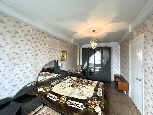 Продам трехкомнатную (3-комн.) квартиру, Дубровинского ул, 54, Красноярск г