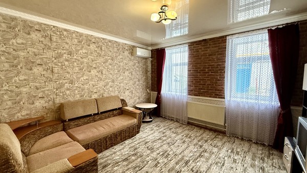 Продам двухкомнатную (2-комн.) квартиру, Курцовская ул, 13, Симферополь г