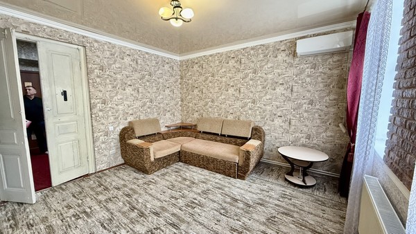 Продам двухкомнатную (2-комн.) квартиру, Курцовская ул, 13, Симферополь г