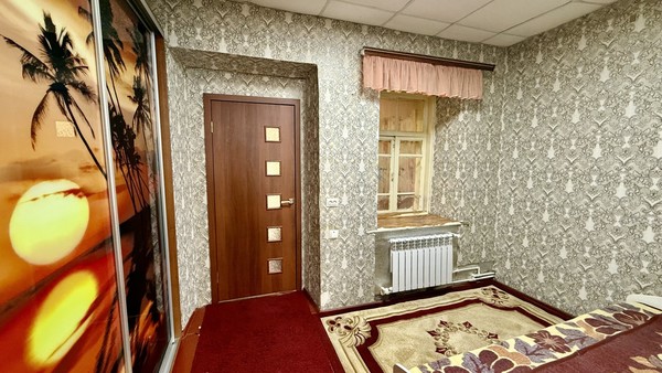 Продам двухкомнатную (2-комн.) квартиру, Курцовская ул, 13, Симферополь г
