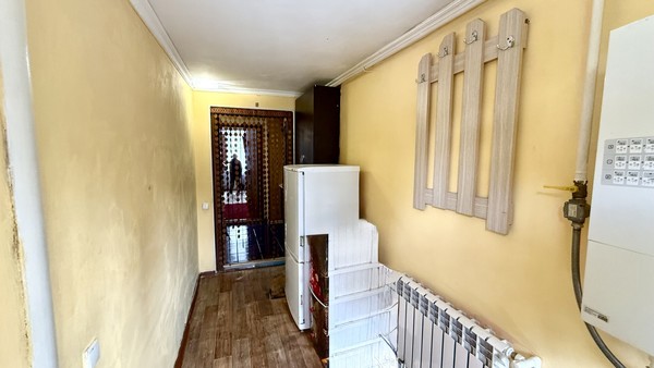 Продам двухкомнатную (2-комн.) квартиру, Курцовская ул, 13, Симферополь г