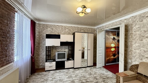 Продам двухкомнатную (2-комн.) квартиру, Курцовская ул, 13, Симферополь г