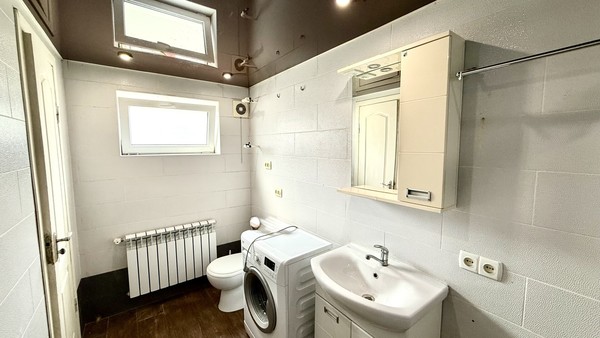 Продам двухкомнатную (2-комн.) квартиру, Курцовская ул, 13, Симферополь г