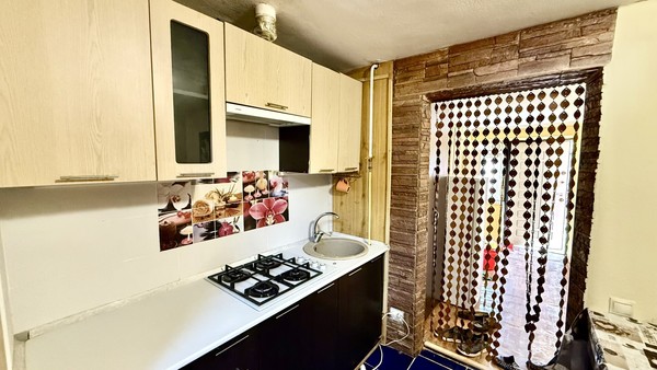 Продам двухкомнатную (2-комн.) квартиру, Курцовская ул, 13, Симферополь г