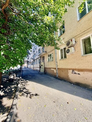 Продам 2-комн. в 4-комн. квартире, Киргизская ул, 10, Ростов-на-Дону г