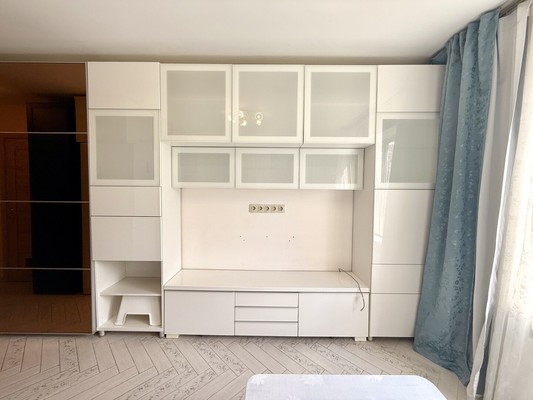 Продам однокомнатную (1-комн.) квартиру, Клинская ул, 4к2, Москва г