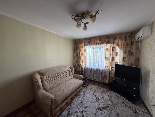 Продам двухкомнатную (2-комн.) квартиру, Ростовская ул, 22, Симферополь г