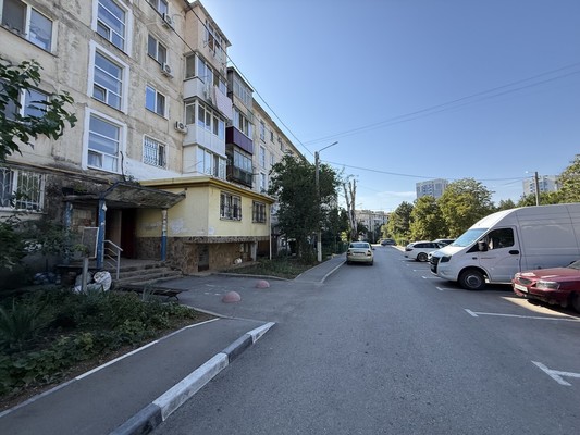 Продам двухкомнатную (2-комн.) квартиру, Ростовская ул, 22, Симферополь г