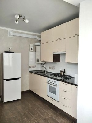 Продам однокомнатную (1-комн.) квартиру, Железнодорожная ул, 1е, Симферополь г