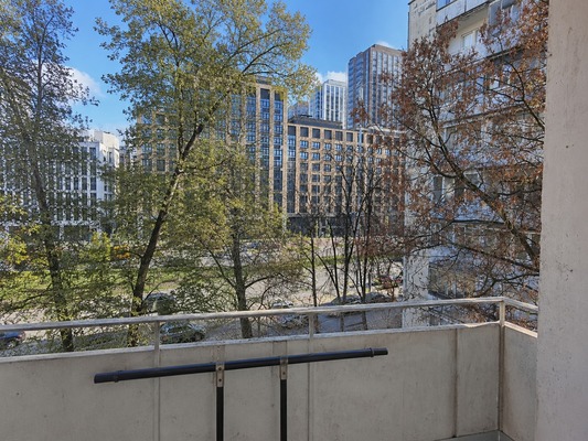 Продам трехкомнатную (3-комн.) квартиру, Клинская ул, 11, Москва г