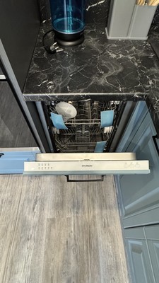 Продам двухкомнатную (2-комн.) квартиру, Привокзальная ул, 1/3, Ростов-на-Дону г