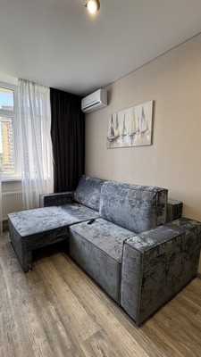 Продам двухкомнатную (2-комн.) квартиру, Привокзальная ул, 1/3, Ростов-на-Дону г