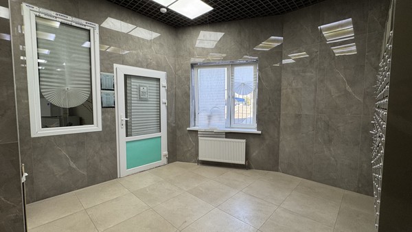 Продам двухкомнатную (2-комн.) квартиру, Привокзальная ул, 1/3, Ростов-на-Дону г