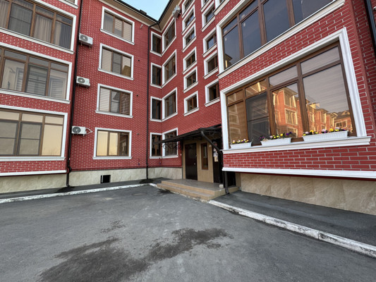 Продам трехкомнатную (3-комн.) квартиру, Шогенова ул, 77, Нальчик г