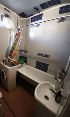 Продам комнату в 3-комн. квартире, Красноармейский пр-кт, 26, Гатчина г
