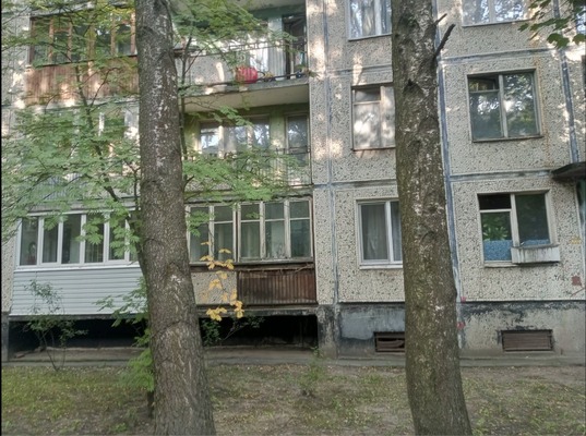 Продам двухкомнатную (2-комн.) квартиру, Пролетарская ул, 93, Колпино г