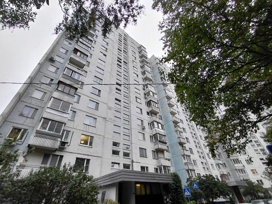 Продам трехкомнатную (3-комн.) квартиру, Голубинская ул, 29к2, Москва г