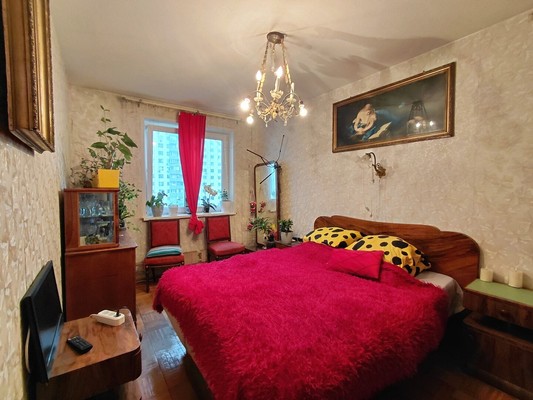 Продам трехкомнатную (3-комн.) квартиру, Голубинская ул, 29к2, Москва г