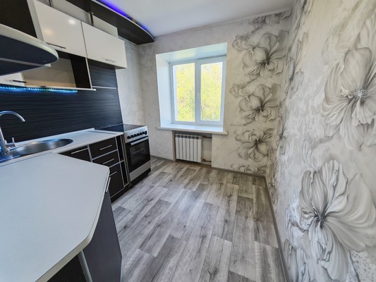 Продам двухкомнатную (2-комн.) квартиру, Севастопольская ул, 44, Комсомольск-на-Амуре г