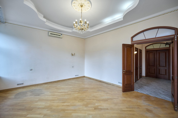 Продам многокомнатную квартиру, Покровка ул, 31, Москва г