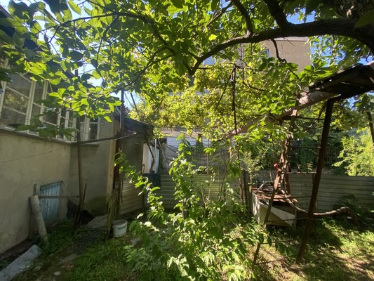 Продам трехкомнатную (3-комн.) квартиру, Спинова ул, 5, Туапсе г