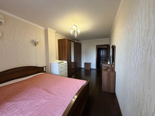 Продам трехкомнатную (3-комн.) квартиру, Малиновского ул, 66к1, Ростов-на-Дону г
