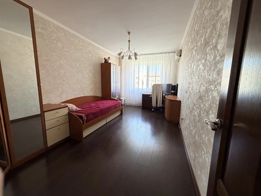 Продам трехкомнатную (3-комн.) квартиру, Малиновского ул, 66к1, Ростов-на-Дону г