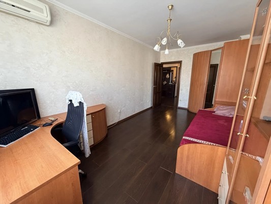 Продам трехкомнатную (3-комн.) квартиру, Малиновского ул, 66к1, Ростов-на-Дону г