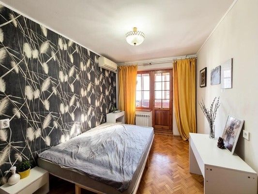 Продам трехкомнатную (3-комн.) квартиру, Южная ул, 6, Новороссийск г