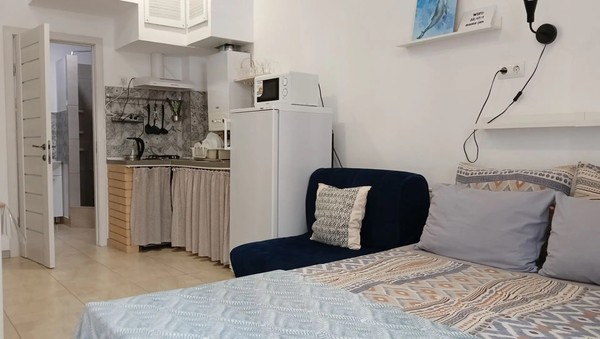 Продам однокомнатную (1-комн.) квартиру, Крымская ул, 22к17, Геленджик г
