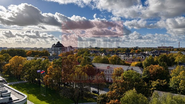 Продам трехкомнатную (3-комн.) квартиру, Куйбышева ул, 2, Калининград г
