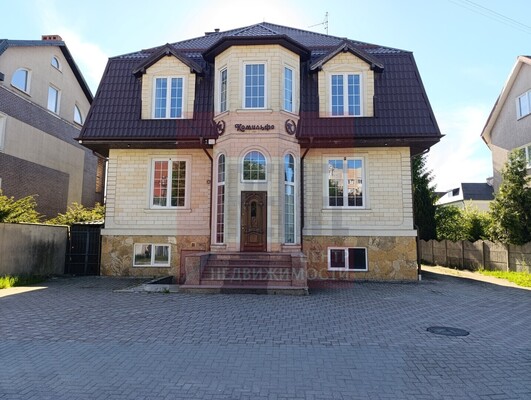 Продам коммерческое помещение 542,4 м2, Гончарная ул, 8, Калининград г