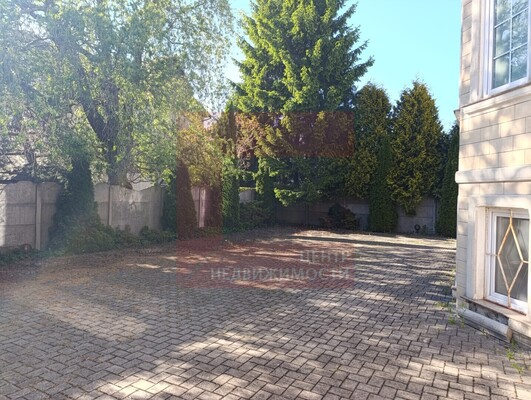 Продам коммерческое помещение 542,4 м2, Гончарная ул, 8, Калининград г