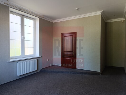 Продам коммерческое помещение 542,4 м2, Гончарная ул, 8, Калининград г