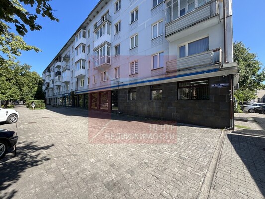 Продам коммерческое помещение 217,4 м2, Космонавта Леонова ул, 62, Калининград г