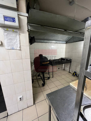 Продам коммерческое помещение 326 м2, Грига ул, 26, Калининград г