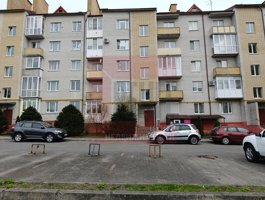 Продам трехкомнатную (3-комн.) квартиру, Брусничная ул, 11, Калининград г
