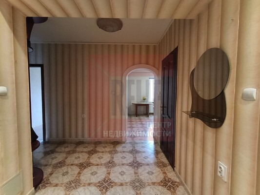 Продам трехкомнатную (3-комн.) квартиру, Брусничная ул, 11, Калининград г