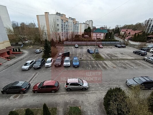 Продам трехкомнатную (3-комн.) квартиру, Брусничная ул, 11, Калининград г