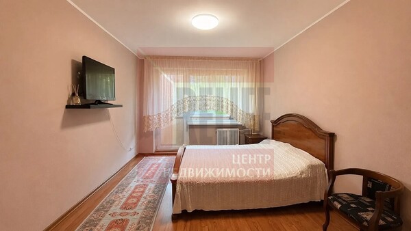 Продам трехкомнатную (3-комн.) квартиру, Старопрегольская наб, 4, Калининград г