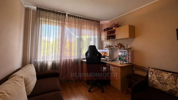 Продам трехкомнатную (3-комн.) квартиру, Старопрегольская наб, 4, Калининград г