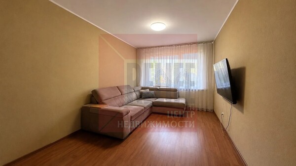 Продам трехкомнатную (3-комн.) квартиру, Старопрегольская наб, 4, Калининград г